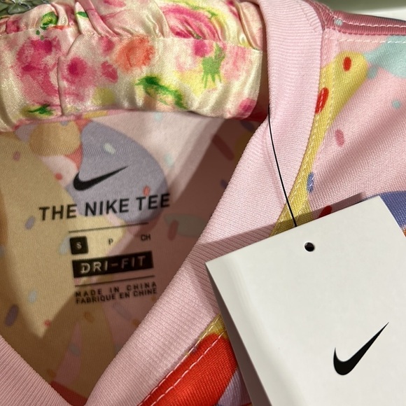 Nike Drifit short sleeve T-shirt pink camo sprinkle tee small new with tags - Picture 4 of 6